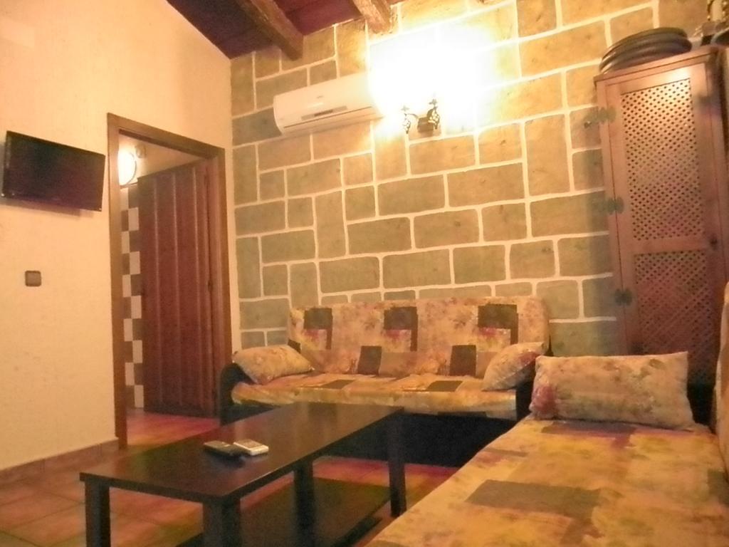 La Cueva Del Lince Casa de hóspedes Zarza De Granadilla Exterior foto