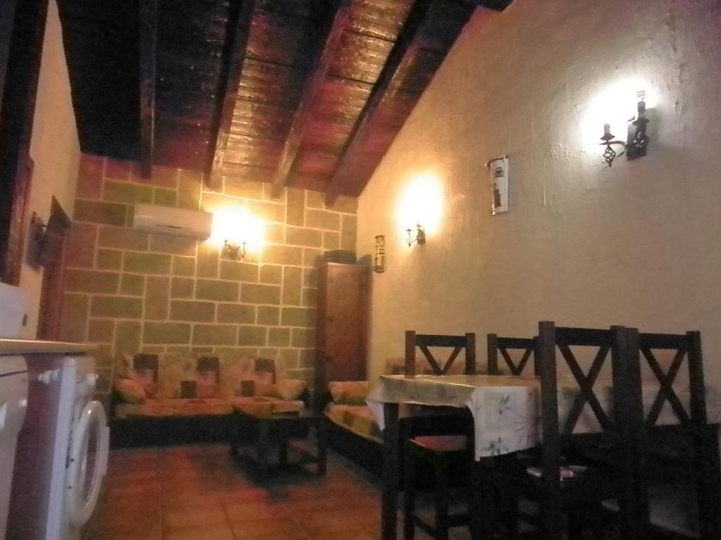 La Cueva Del Lince Casa de hóspedes Zarza De Granadilla Exterior foto